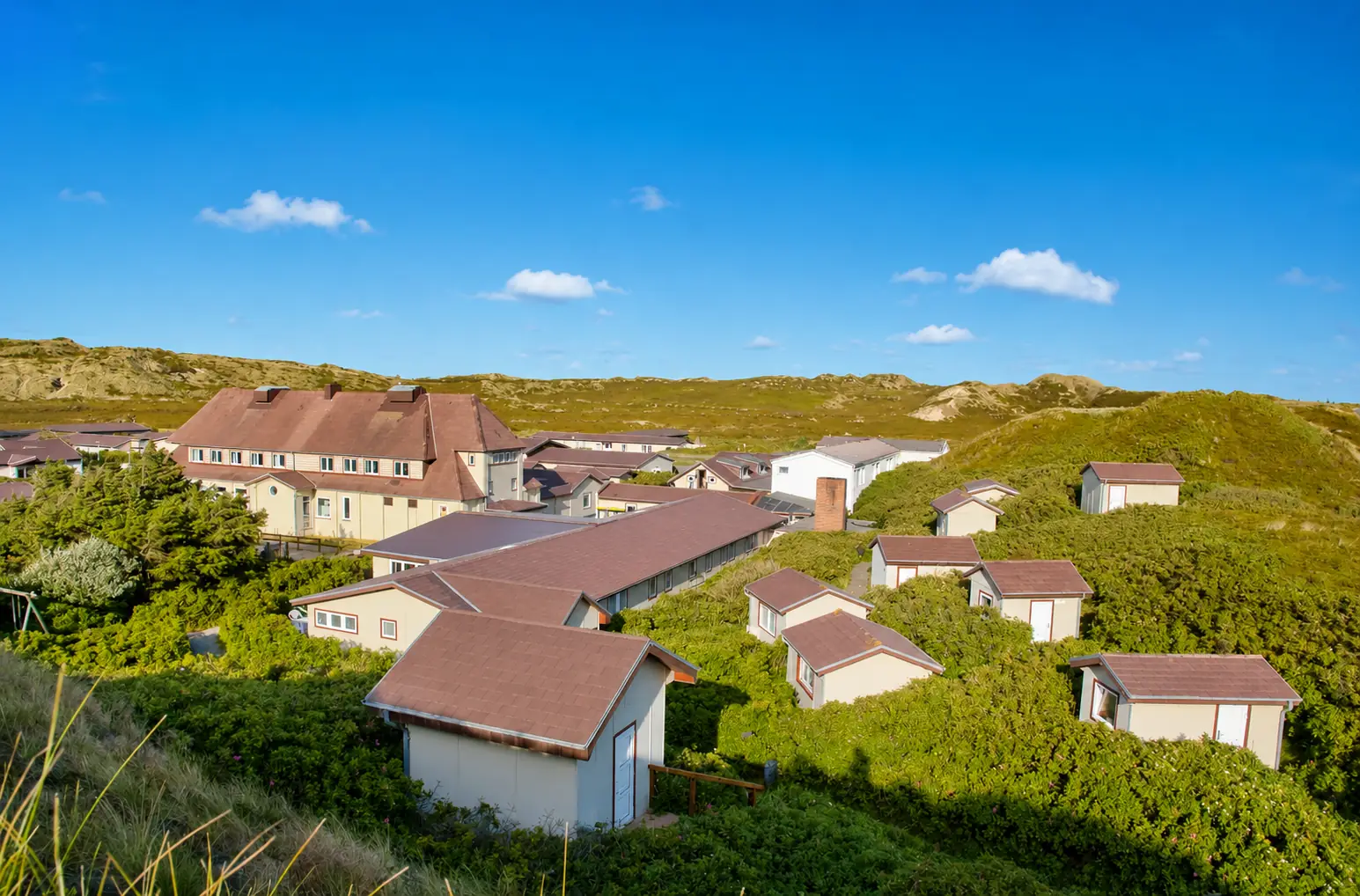 Überblick über die Akademie am Meer Klappholttal in der Sylter Dünenlandschaft